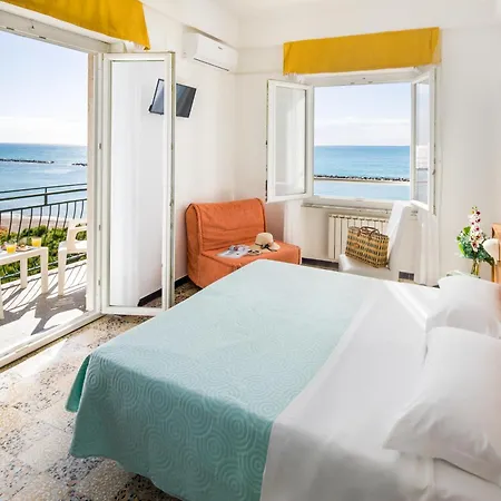 Mayola Mhotelsgroup