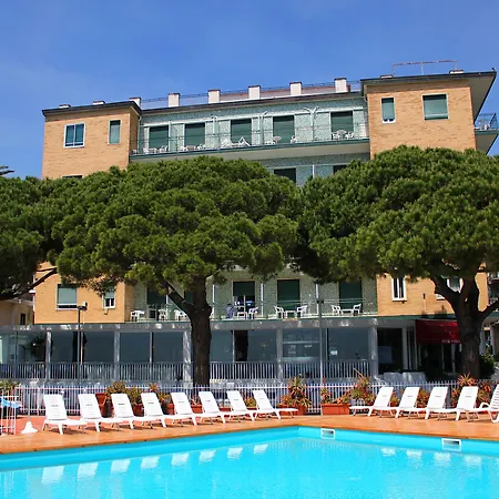 Mayola Mhotelsgroup Отель Сан-Бартоломео-аль-Маре