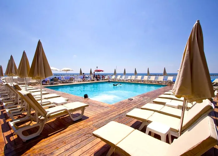 מלון Mayola Mhotelsgroup 3*